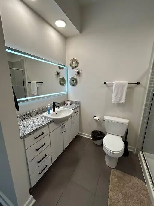 1 Bedroom Townhouse Studio In Uptown Charlotte 0*,