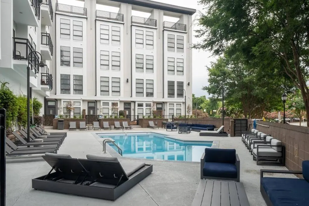 1 Bedroom Townhouse Studio In Uptown Charlotte Apartment